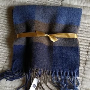 Unisex Gap wool blend scarf